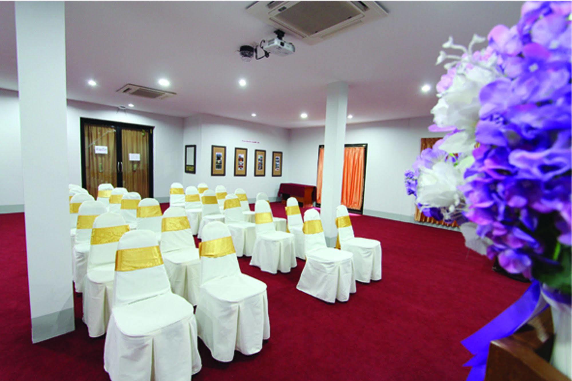 Airbest Gemtree Lampang Hotel Exterior photo